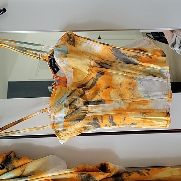 NWOT Prettylittlething Corset and Skirt set - Picture 4 of 7